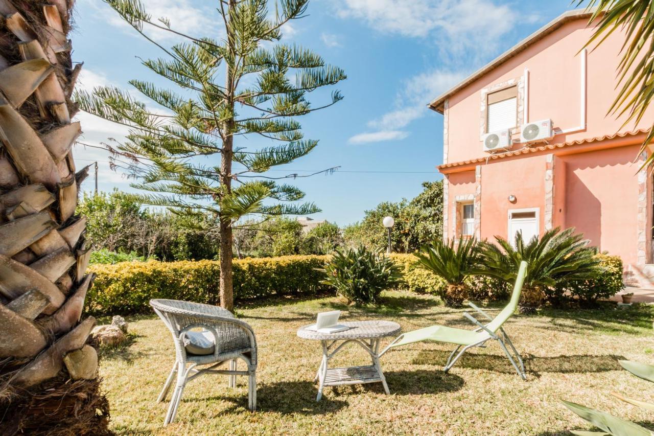Villa Rosa Near The Sandy Beach, Parking & Wifi Noto Exterior photo