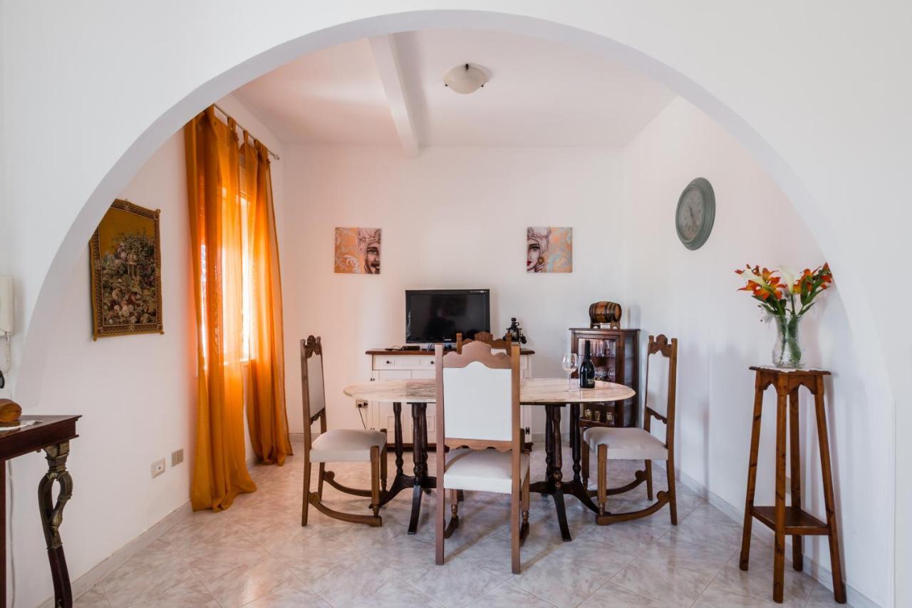 Villa Rosa Near The Sandy Beach, Parking & Wifi Noto Exterior photo
